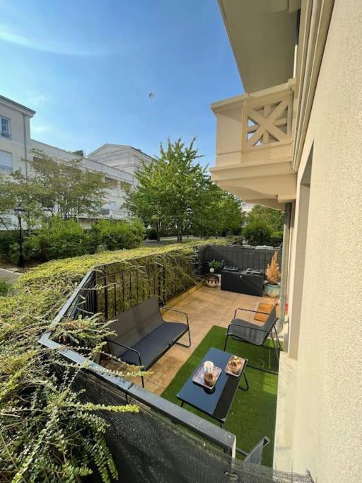Apartment Terrasse Paris *